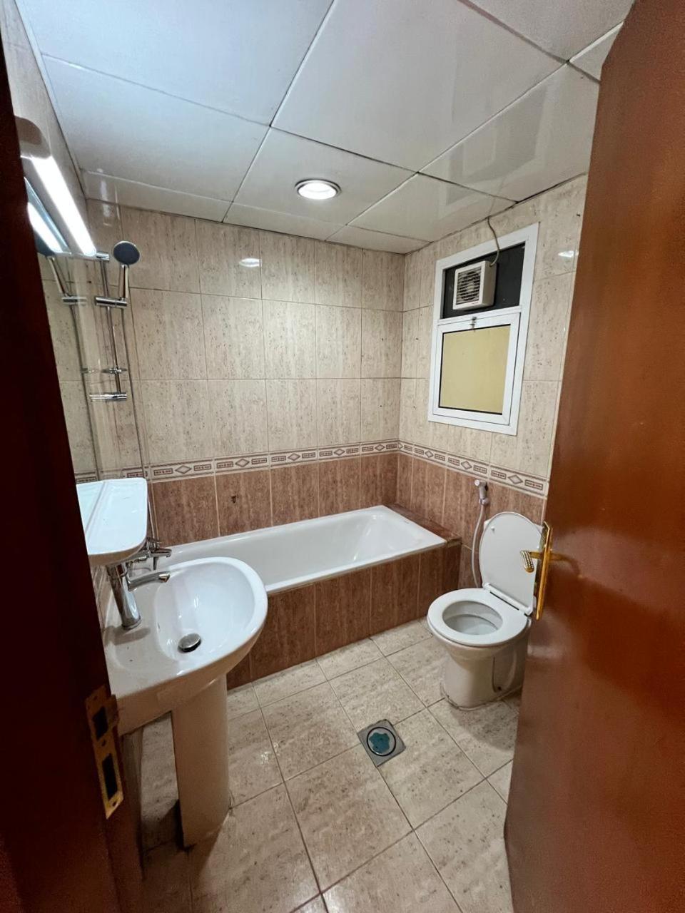 Capsule hotel Ready To Rent Partitions Bed Spaces & Dubai