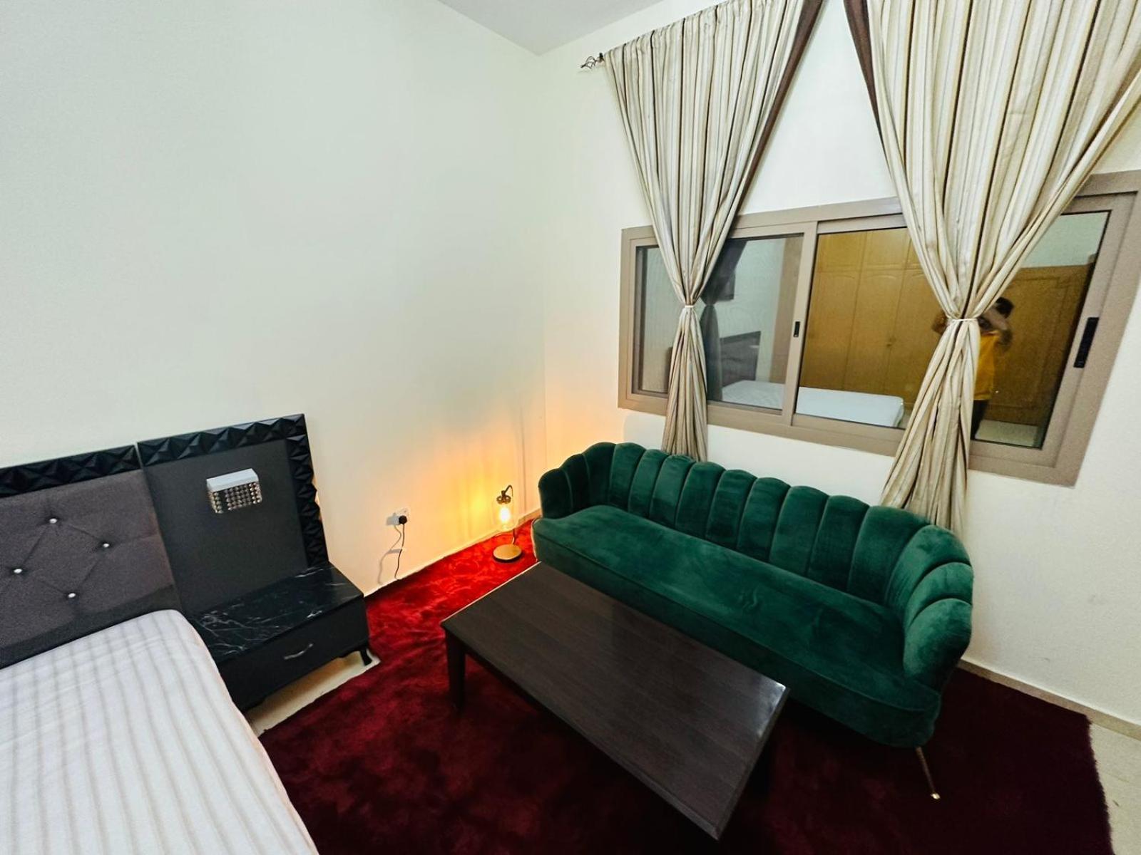 Capsule hotel Ready To Rent Partitions Bed Spaces & *